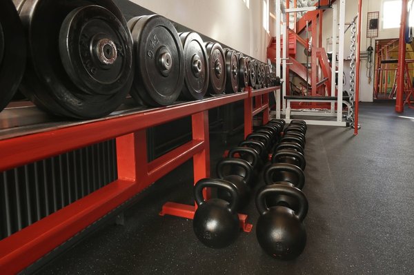 Comment optimiser votre séance d’entraînement avec une station de musculation : nos conseils