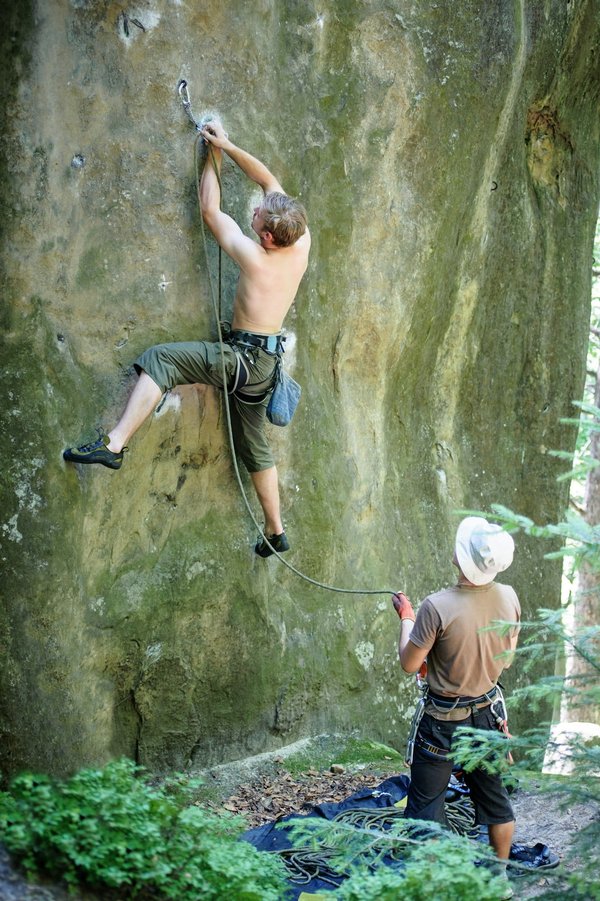 Comment commencer l'escalade de bloc ?